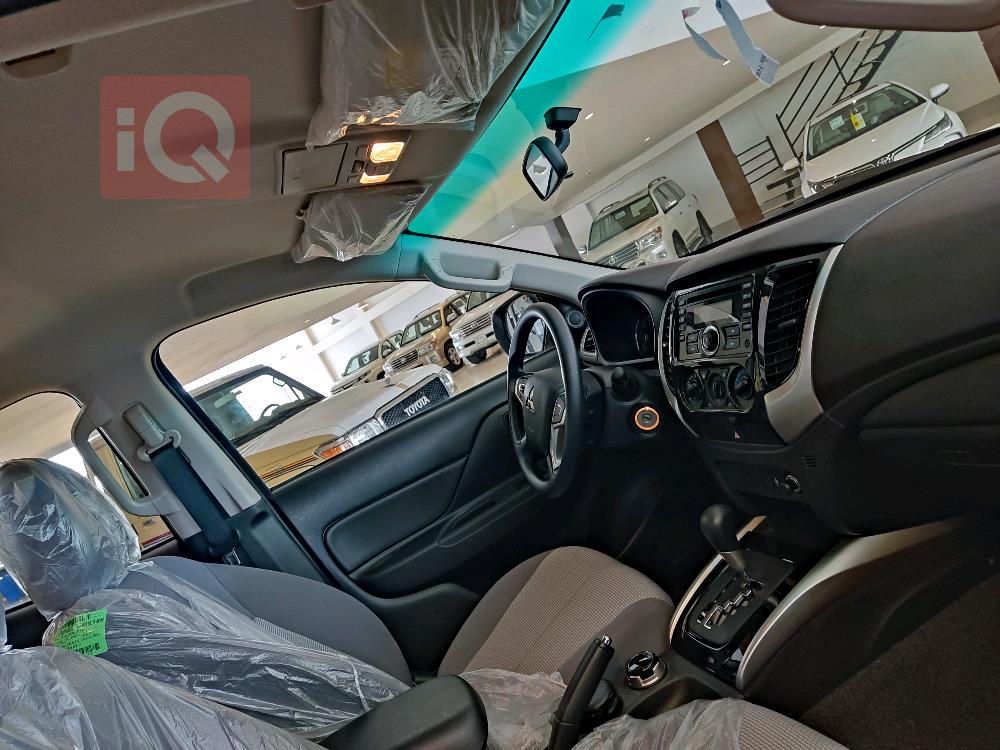میتسوبیشی L200